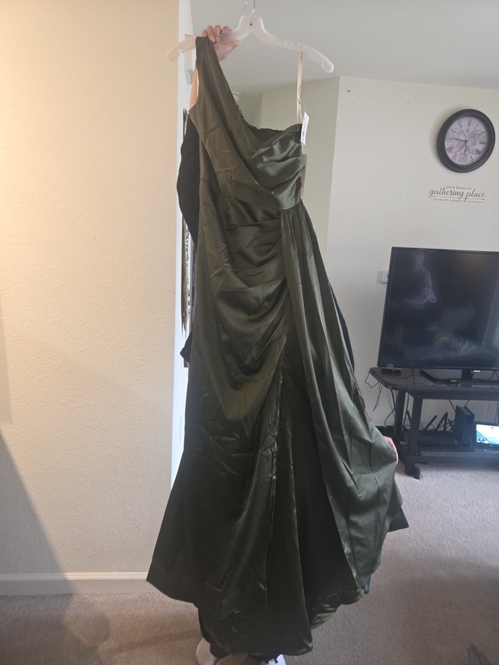 Elegant Olive Green One-Shoulder Evening Dress